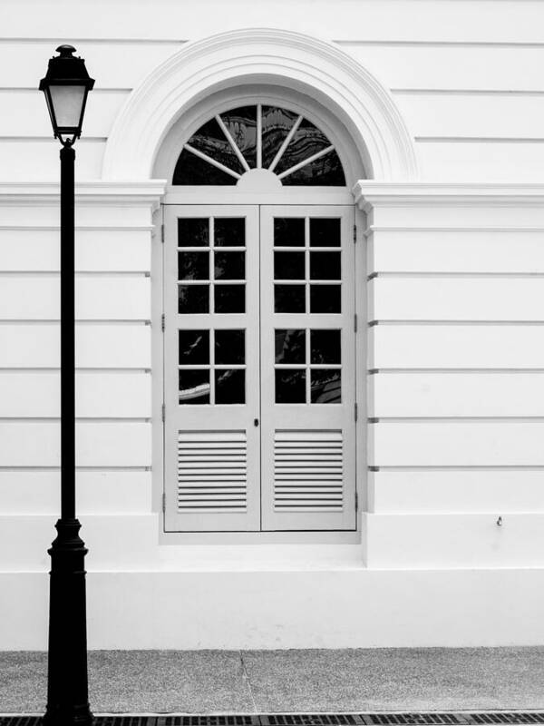 Elegant window in London - Art Print