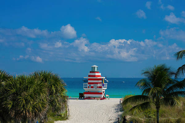 Lifeguard Tower in South Beach Miami - Art Print